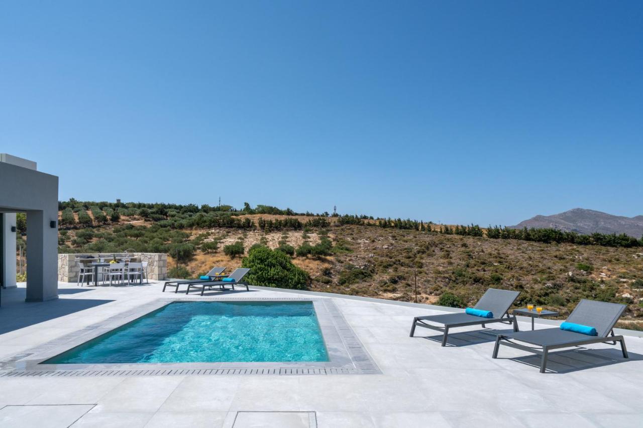 Luxurious Villa Cretan Aura With Private Heated Pool, Jacuzzi And Playroom Agios Ioannis  Zewnętrze zdjęcie